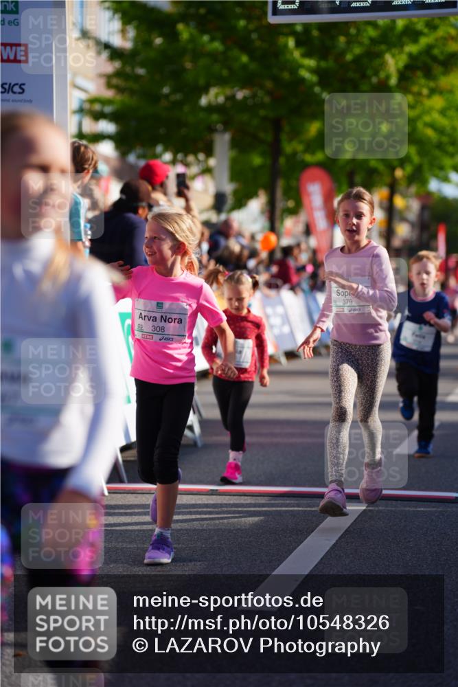 20.09.2026 - PSD Bank Halbmarathon LAZAROV Photography http://msf.ph/oto/10548326 20.09.2026 10:33:14 Ziel 139, 235, 296, 308, 316, 339, 379, 386, 387 meine-sportfotos.de