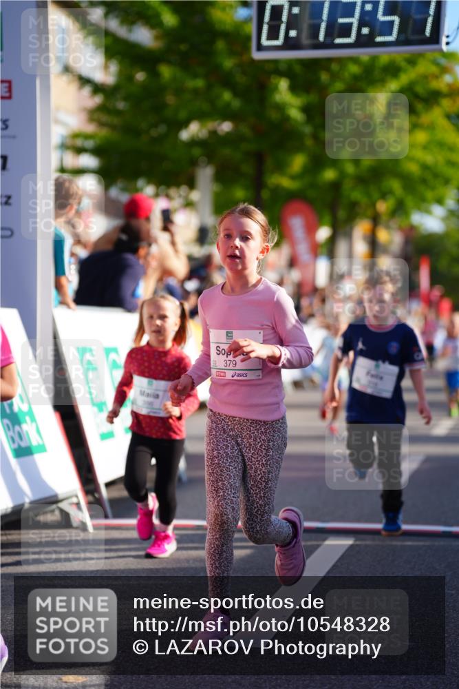 20.09.2026 - PSD Bank Halbmarathon LAZAROV Photography http://msf.ph/oto/10548328 20.09.2026 10:33:15 Ziel 232, 296, 308, 316, 339, 379, 386, 387, 409 meine-sportfotos.de