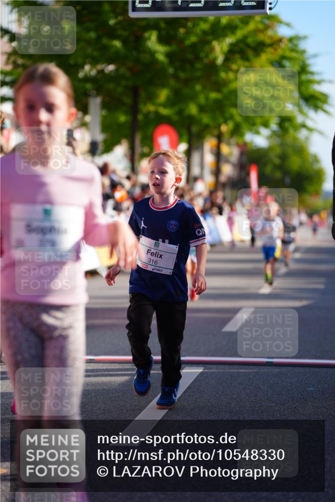 20.09.2026 - PSD Bank Halbmarathon LAZAROV Photography http://msf.ph/oto/10548330 20.09.2026 10:33:16 Ziel 232, 296, 308, 316, 339, 379, 386, 387, 409 meine-sportfotos.de