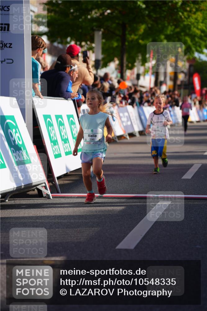 20.09.2026 - PSD Bank Halbmarathon LAZAROV Photography http://msf.ph/oto/10548335 20.09.2026 10:33:19 Ziel 230, 232, 296, 308, 316, 379, 386, 409 meine-sportfotos.de