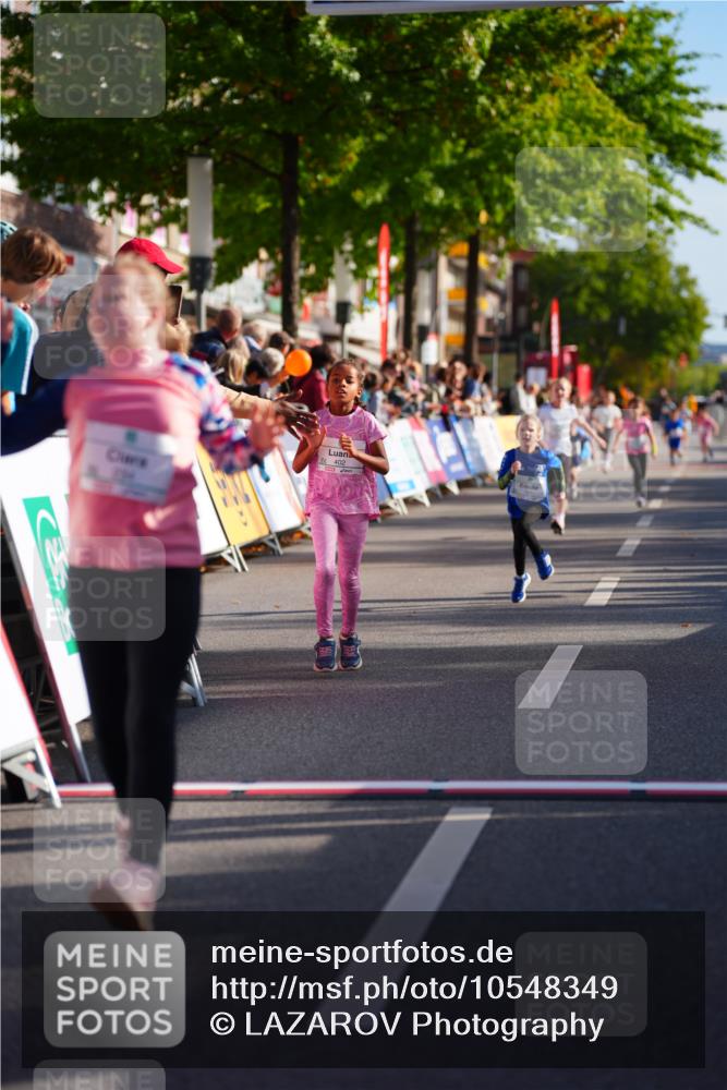 20.09.2026 - PSD Bank Halbmarathon LAZAROV Photography http://msf.ph/oto/10548349 20.09.2026 10:33:26 Ziel 106, 230, 232, 234, 255, 296, 402, 409 meine-sportfotos.de