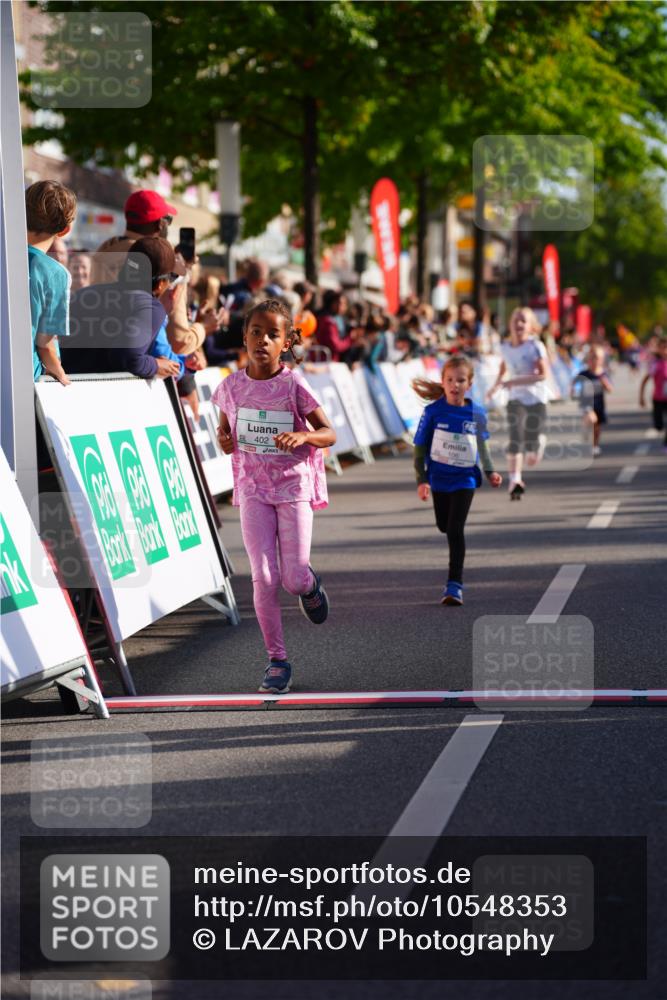 20.09.2026 - PSD Bank Halbmarathon LAZAROV Photography http://msf.ph/oto/10548353 20.09.2026 10:33:27 Ziel 106, 230, 232, 234, 254, 255, 402, 409 meine-sportfotos.de