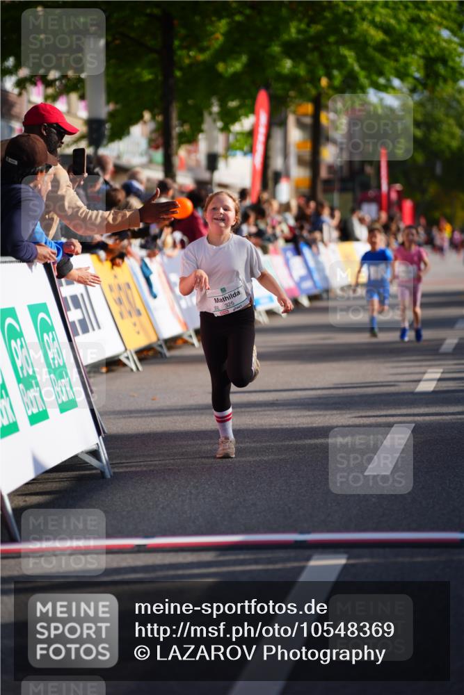 20.09.2026 - PSD Bank Halbmarathon LAZAROV Photography http://msf.ph/oto/10548369 20.09.2026 10:33:37 Ziel 151, 254, 255, 325 meine-sportfotos.de