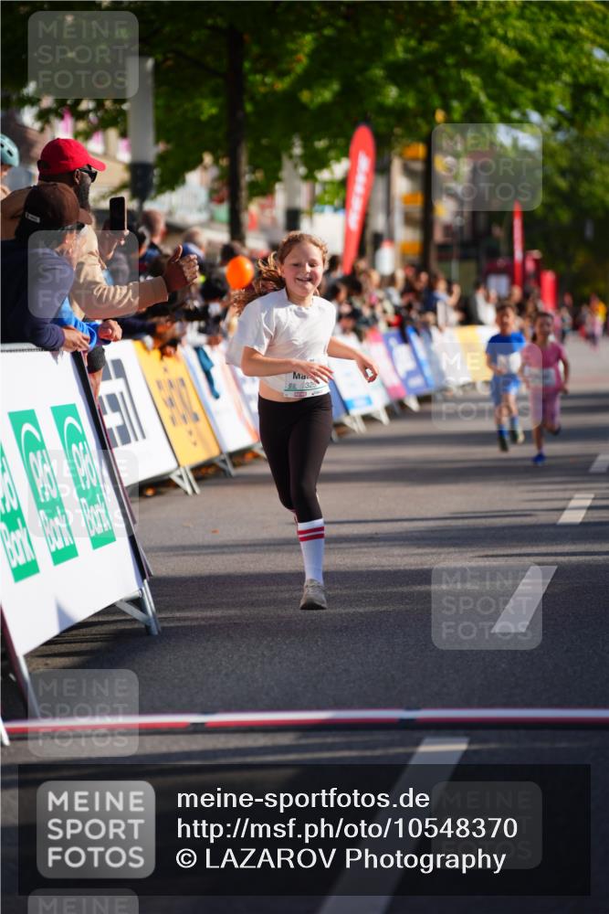 20.09.2026 - PSD Bank Halbmarathon LAZAROV Photography http://msf.ph/oto/10548370 20.09.2026 10:33:37 Ziel 151, 254, 255, 325 meine-sportfotos.de