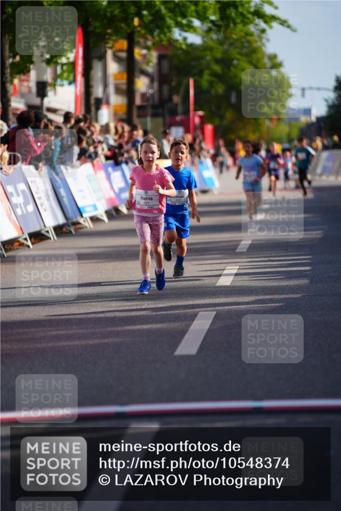 20.09.2026 - PSD Bank Halbmarathon LAZAROV Photography http://msf.ph/oto/10548374 20.09.2026 10:33:40 Ziel 151, 227, 253, 325 meine-sportfotos.de