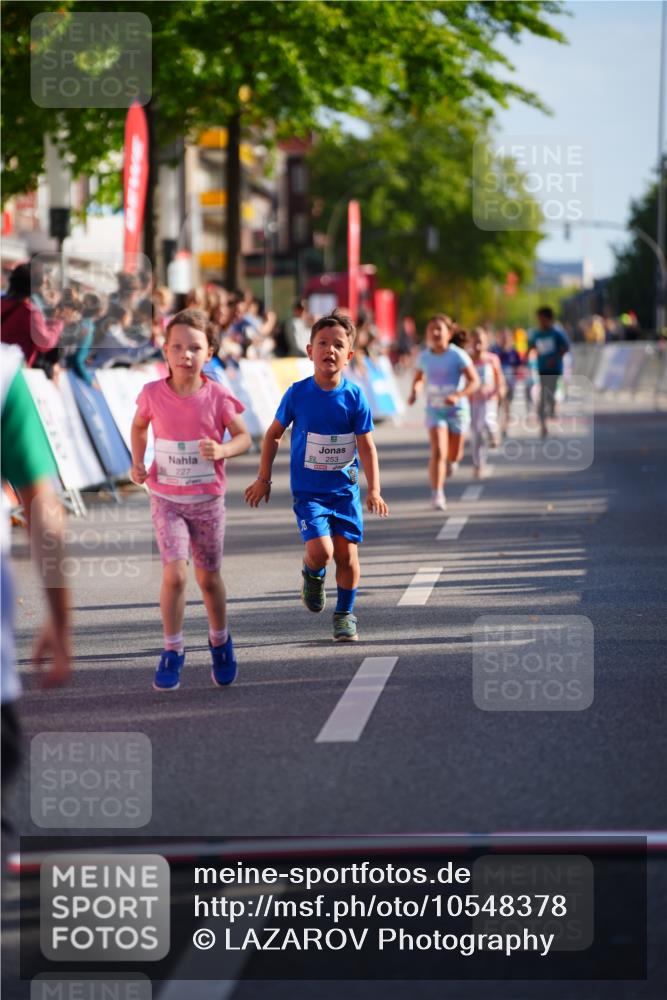 20.09.2026 - PSD Bank Halbmarathon LAZAROV Photography http://msf.ph/oto/10548378 20.09.2026 10:33:41 Ziel 151, 227, 253, 325 meine-sportfotos.de