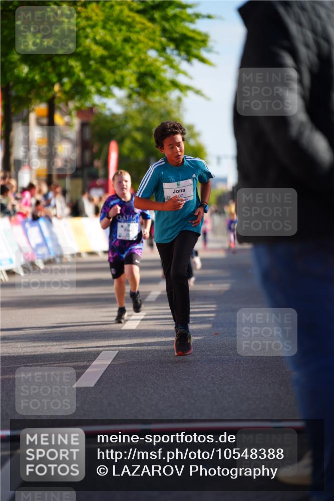 20.09.2026 - PSD Bank Halbmarathon LAZAROV Photography http://msf.ph/oto/10548388 20.09.2026 10:33:52 Ziel 138, 166, 207, 290, 424 meine-sportfotos.de