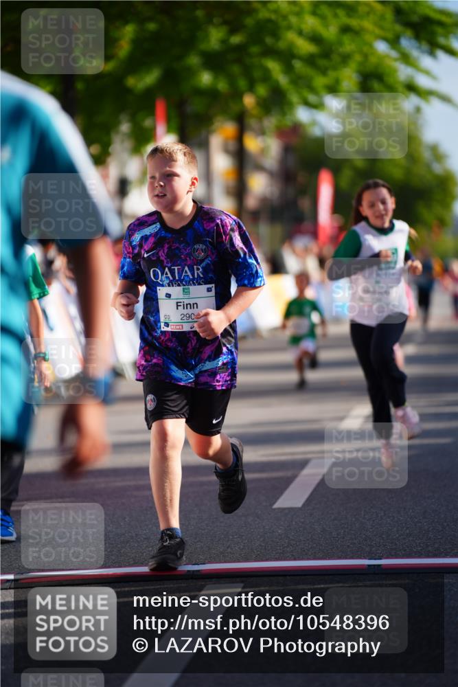 20.09.2026 - PSD Bank Halbmarathon LAZAROV Photography http://msf.ph/oto/10548396 20.09.2026 10:33:55 Ziel 138, 166, 173, 207, 290, 382, 424 meine-sportfotos.de