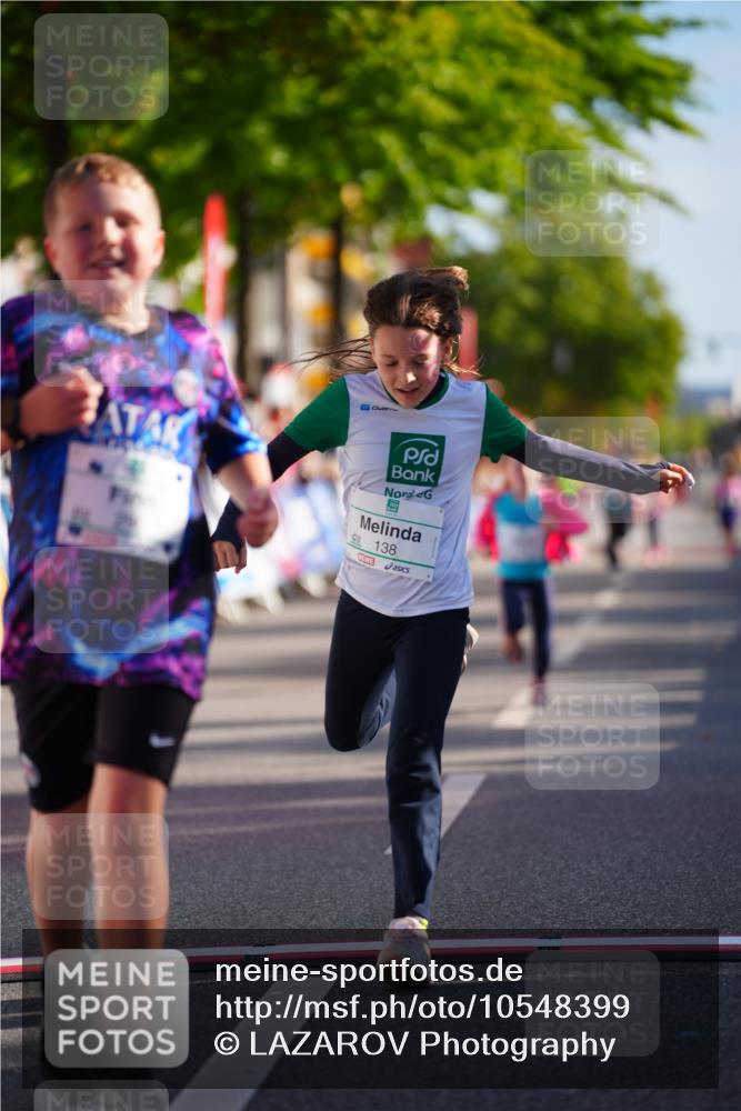 20.09.2026 - PSD Bank Halbmarathon LAZAROV Photography http://msf.ph/oto/10548399 20.09.2026 10:33:56 Ziel 138, 166, 173, 207, 290, 382 meine-sportfotos.de