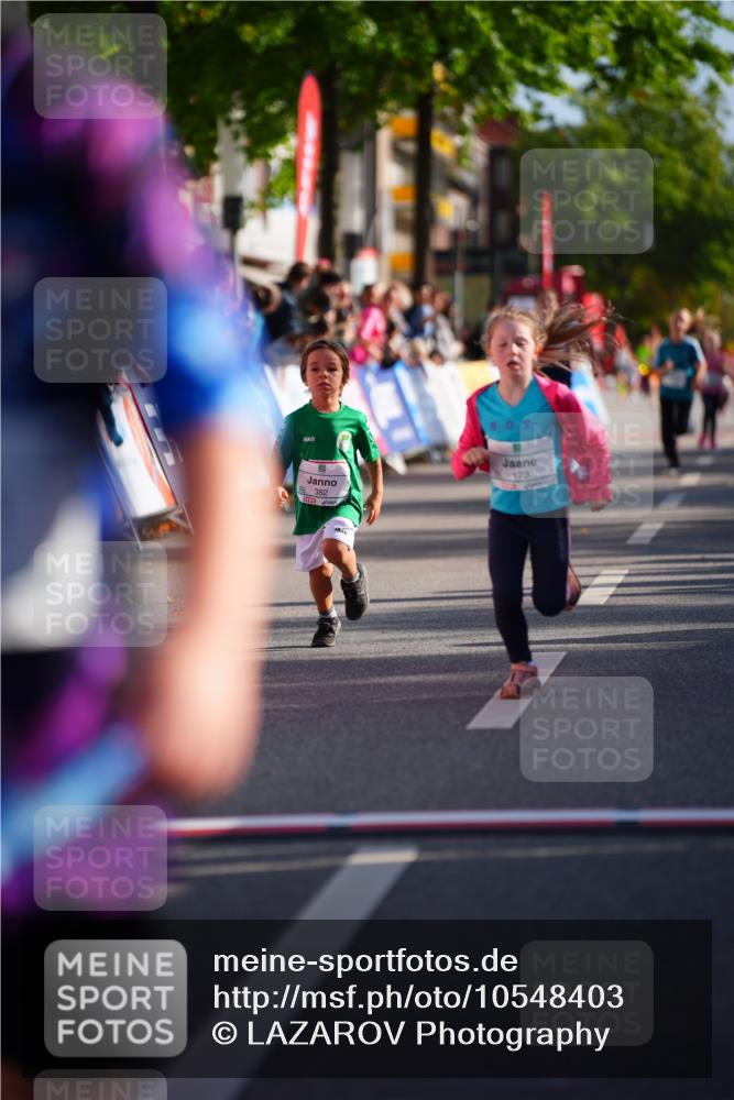 20.09.2026 - PSD Bank Halbmarathon LAZAROV Photography http://msf.ph/oto/10548403 20.09.2026 10:33:58 Ziel 138, 171, 173, 207, 290, 382 meine-sportfotos.de