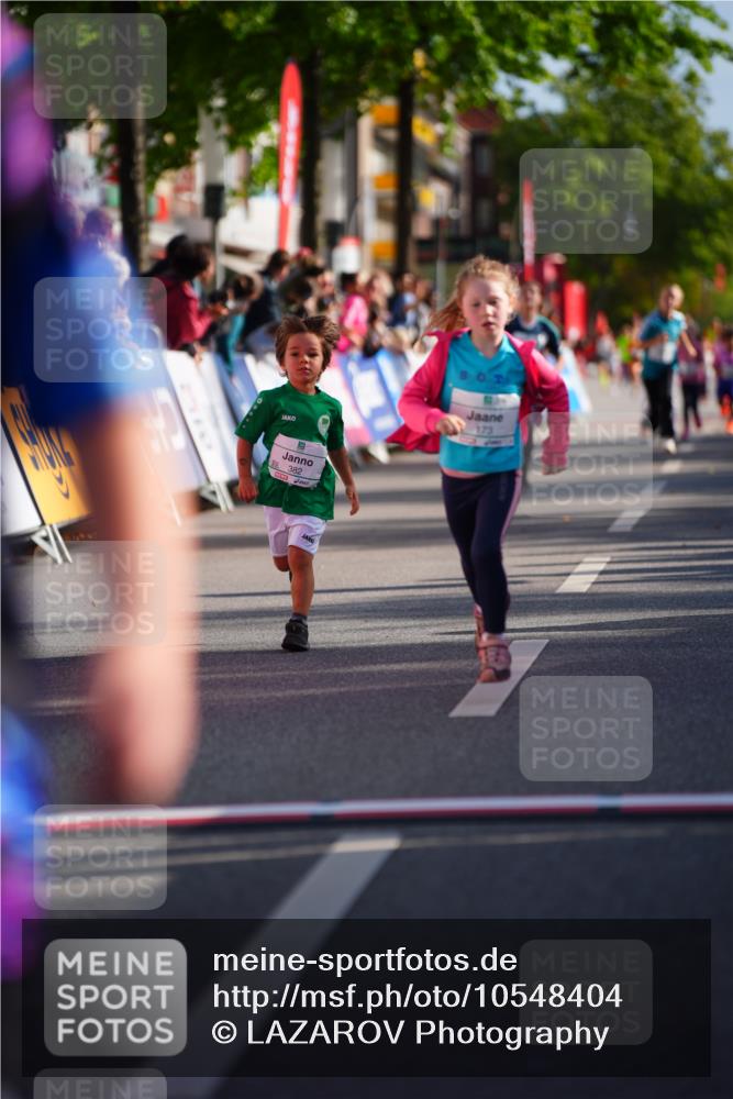 20.09.2026 - PSD Bank Halbmarathon LAZAROV Photography http://msf.ph/oto/10548404 20.09.2026 10:33:58 Ziel 138, 171, 173, 207, 290, 382 meine-sportfotos.de