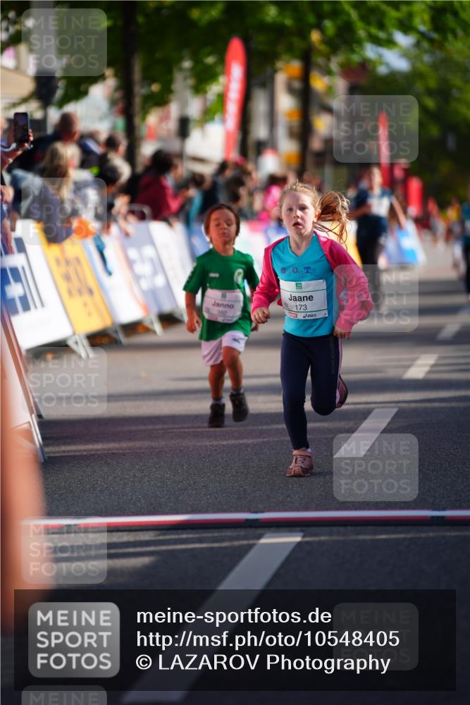 20.09.2026 - PSD Bank Halbmarathon LAZAROV Photography http://msf.ph/oto/10548405 20.09.2026 10:33:59 Ziel 138, 171, 173, 207, 290, 382 meine-sportfotos.de