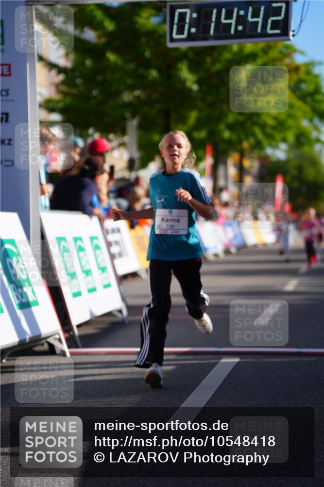 20.09.2026 - PSD Bank Halbmarathon LAZAROV Photography http://msf.ph/oto/10548418 20.09.2026 10:34:06 Ziel 171, 173, 196, 376, 382 meine-sportfotos.de