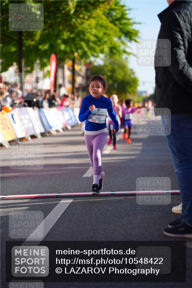 20.09.2026 - PSD Bank Halbmarathon LAZAROV Photography http://msf.ph/oto/10548422 20.09.2026 10:34:09 Ziel 148, 171, 196, 269, 376, 389, 390 meine-sportfotos.de