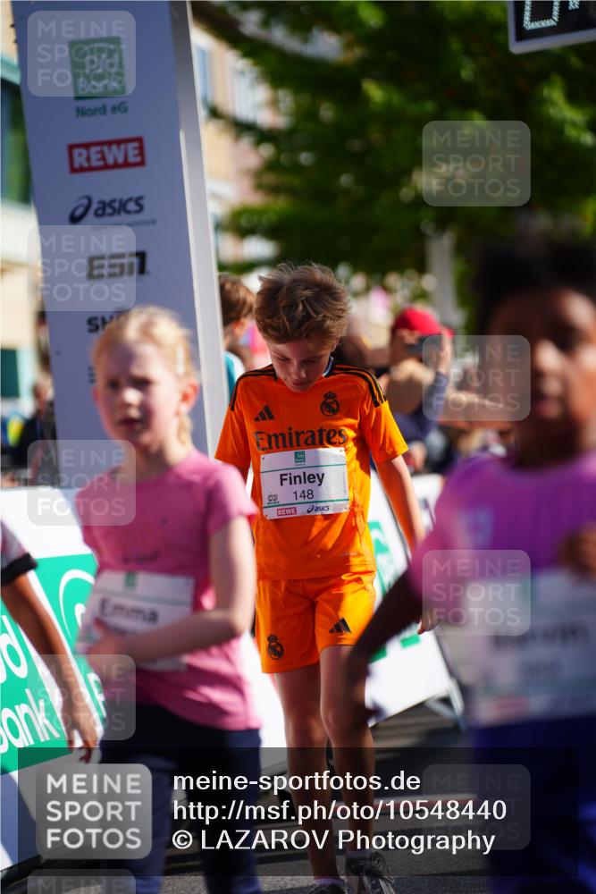 20.09.2026 - PSD Bank Halbmarathon LAZAROV Photography http://msf.ph/oto/10548440 20.09.2026 10:34:15 Ziel 148, 269, 295, 376, 389, 390 meine-sportfotos.de