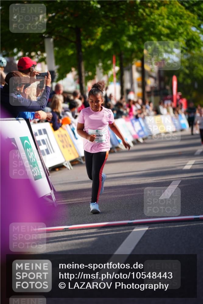 20.09.2026 - PSD Bank Halbmarathon LAZAROV Photography http://msf.ph/oto/10548443 20.09.2026 10:34:17 Ziel 148, 269, 295, 389, 390 meine-sportfotos.de
