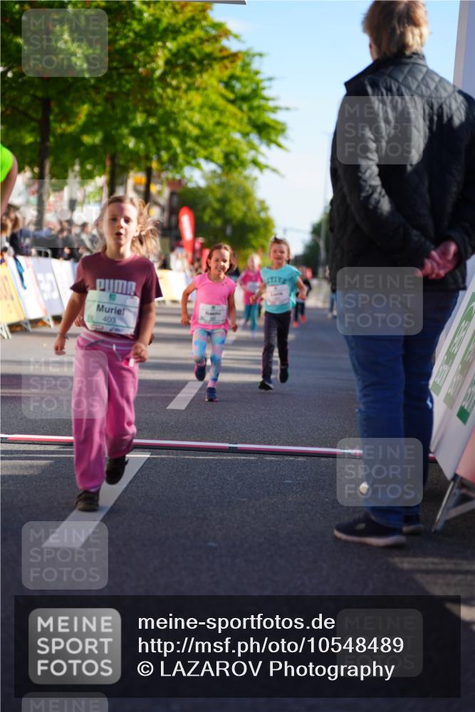 20.09.2026 - PSD Bank Halbmarathon LAZAROV Photography http://msf.ph/oto/10548489 20.09.2026 10:34:54 Ziel 195, 383, 400, 403, 452 meine-sportfotos.de
