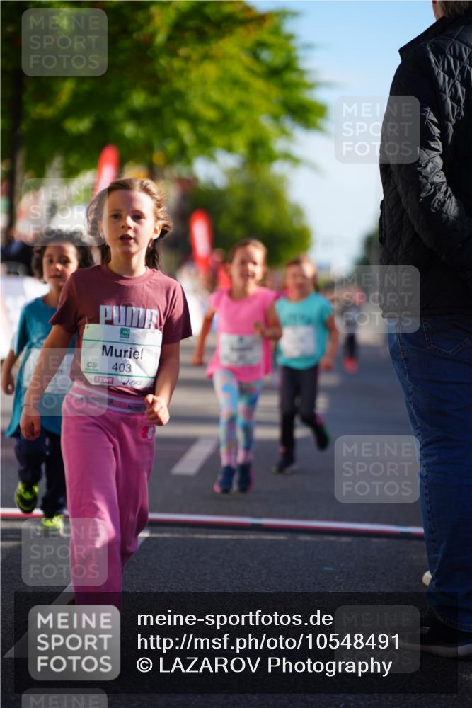 20.09.2026 - PSD Bank Halbmarathon LAZAROV Photography http://msf.ph/oto/10548491 20.09.2026 10:34:55 Ziel 195, 383, 400, 403, 452 meine-sportfotos.de