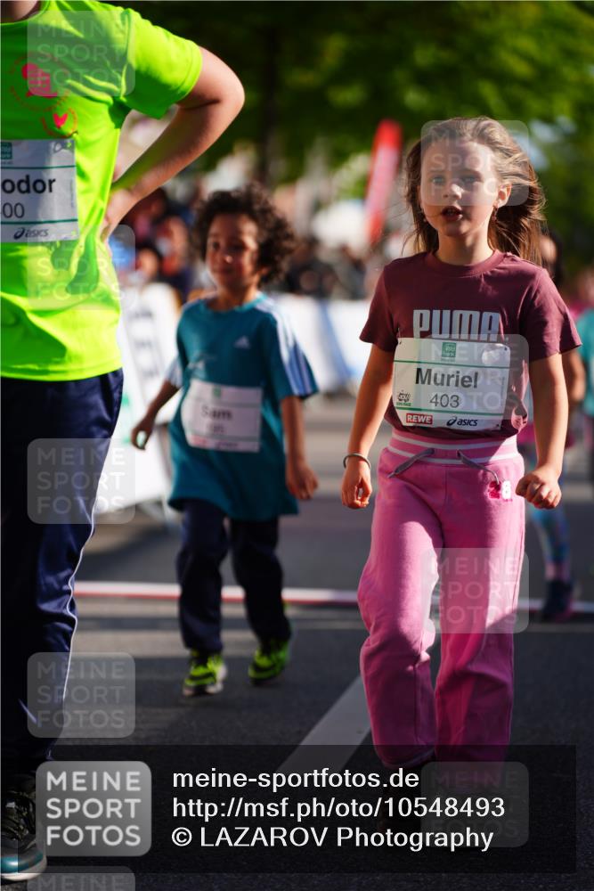 20.09.2026 - PSD Bank Halbmarathon LAZAROV Photography http://msf.ph/oto/10548493 20.09.2026 10:34:55 Ziel 195, 383, 400, 403, 452 meine-sportfotos.de