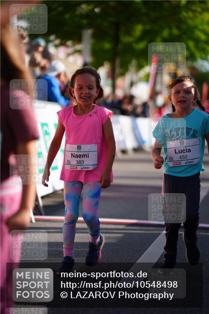 20.09.2026 - PSD Bank Halbmarathon LAZAROV Photography http://msf.ph/oto/10548498 20.09.2026 10:34:57 Ziel 195, 378, 383, 400, 403, 452 meine-sportfotos.de