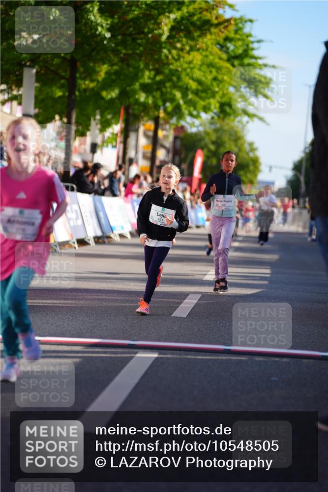 20.09.2026 - PSD Bank Halbmarathon LAZAROV Photography http://msf.ph/oto/10548505 20.09.2026 10:35:02 Ziel 119, 161, 378, 383, 401, 452 meine-sportfotos.de