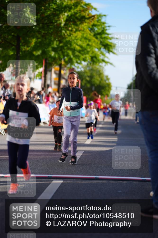 20.09.2026 - PSD Bank Halbmarathon LAZAROV Photography http://msf.ph/oto/10548510 20.09.2026 10:35:03 Ziel 119, 161, 163, 378, 401, 428, 452 meine-sportfotos.de