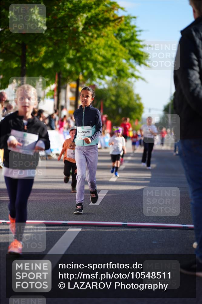 20.09.2026 - PSD Bank Halbmarathon LAZAROV Photography http://msf.ph/oto/10548511 20.09.2026 10:35:03 Ziel 119, 161, 163, 378, 401, 428, 452 meine-sportfotos.de