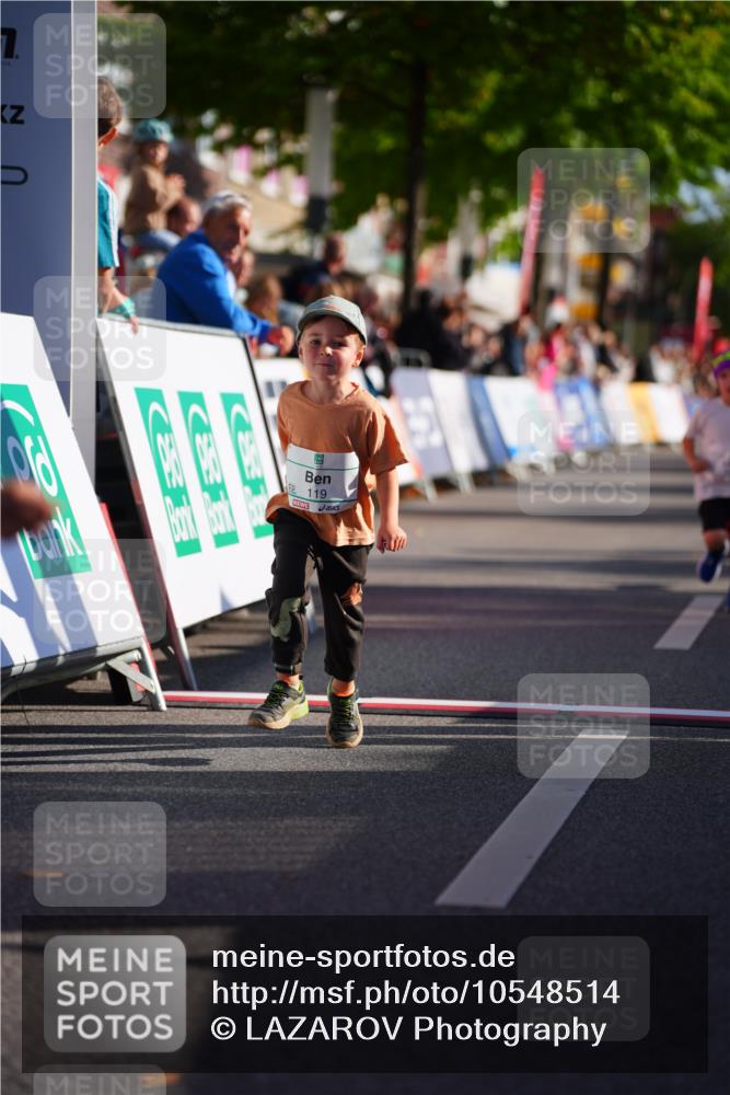 20.09.2026 - PSD Bank Halbmarathon LAZAROV Photography http://msf.ph/oto/10548514 20.09.2026 10:35:06 Ziel 119, 161, 163, 334, 378, 401, 428 meine-sportfotos.de