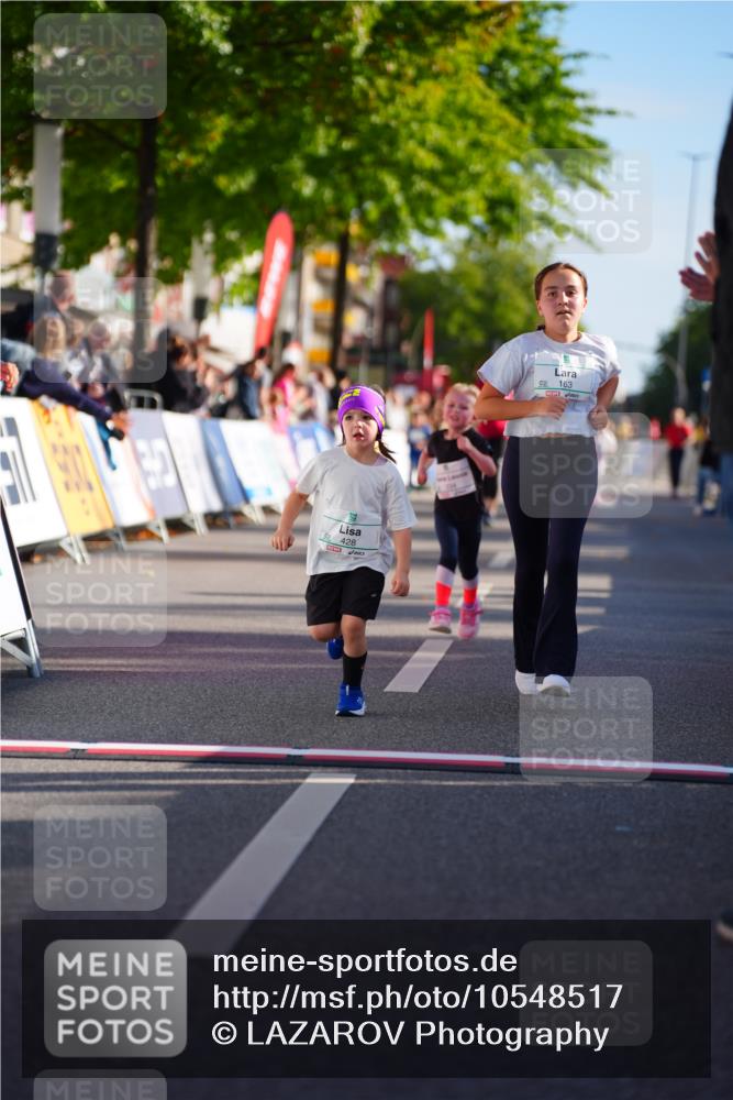 20.09.2026 - PSD Bank Halbmarathon LAZAROV Photography http://msf.ph/oto/10548517 20.09.2026 10:35:07 Ziel 119, 161, 163, 334, 378, 401, 428 meine-sportfotos.de