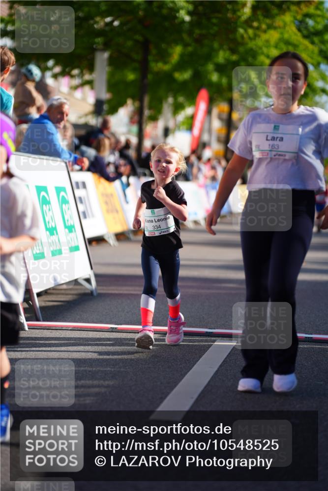 20.09.2026 - PSD Bank Halbmarathon LAZAROV Photography http://msf.ph/oto/10548525 20.09.2026 10:35:10 Ziel 119, 161, 163, 334, 401, 428 meine-sportfotos.de
