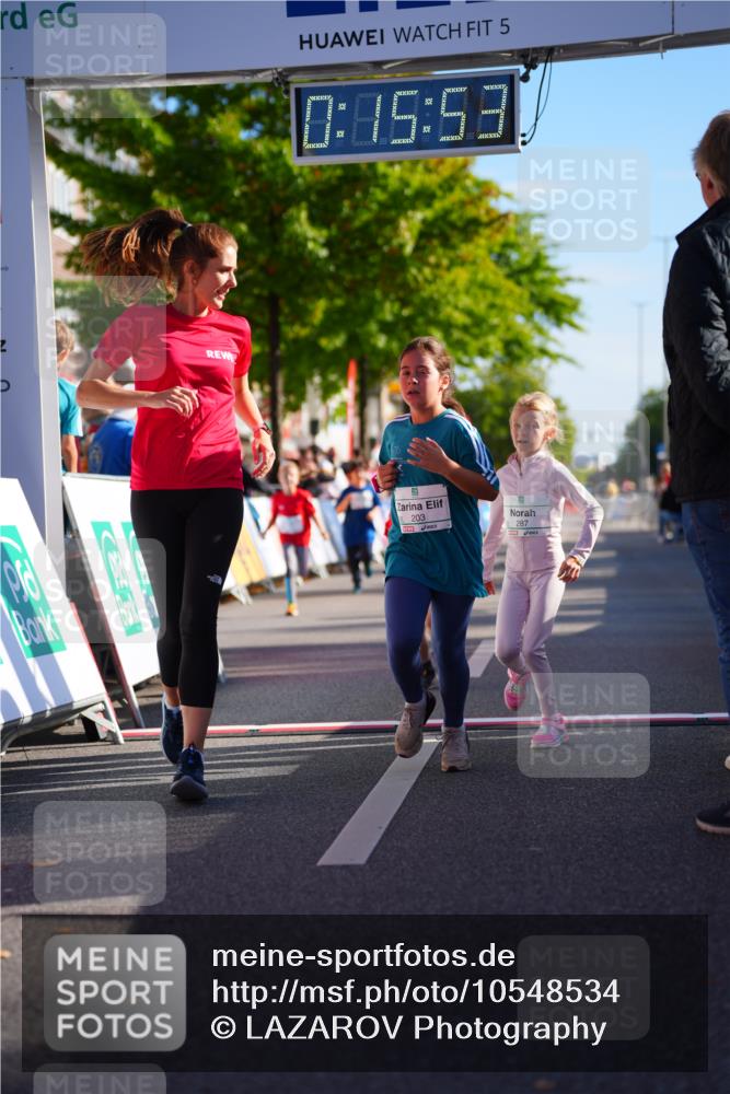 20.09.2026 - PSD Bank Halbmarathon LAZAROV Photography http://msf.ph/oto/10548534 20.09.2026 10:35:17 Ziel 203, 287, 303, 311, 423 meine-sportfotos.de