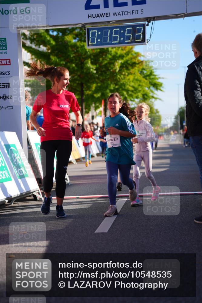 20.09.2026 - PSD Bank Halbmarathon LAZAROV Photography http://msf.ph/oto/10548535 20.09.2026 10:35:17 Ziel 203, 287, 303, 311, 423 meine-sportfotos.de