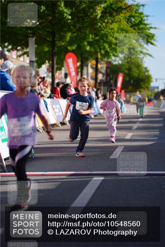 20.09.2026 - PSD Bank Halbmarathon LAZAROV Photography http://msf.ph/oto/10548560 20.09.2026 10:35:32 Ziel 169, 366, 385, 460 meine-sportfotos.de