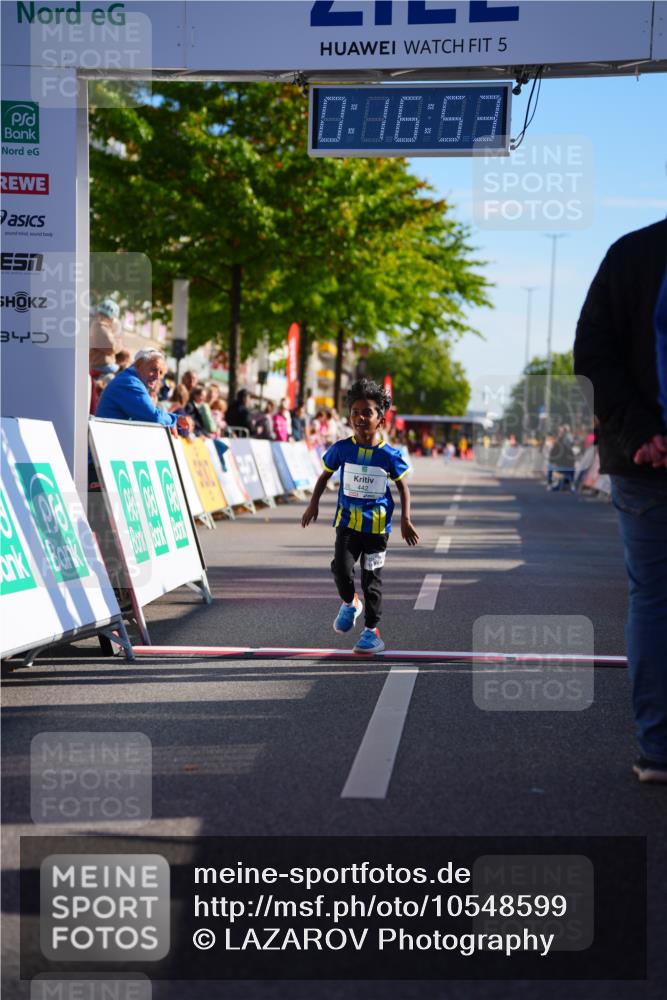 20.09.2026 - PSD Bank Halbmarathon LAZAROV Photography http://msf.ph/oto/10548599 20.09.2026 10:36:17 Ziel 442 meine-sportfotos.de