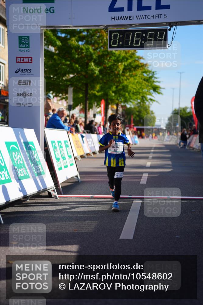 20.09.2026 - PSD Bank Halbmarathon LAZAROV Photography http://msf.ph/oto/10548602 20.09.2026 10:36:18 Ziel 442 meine-sportfotos.de