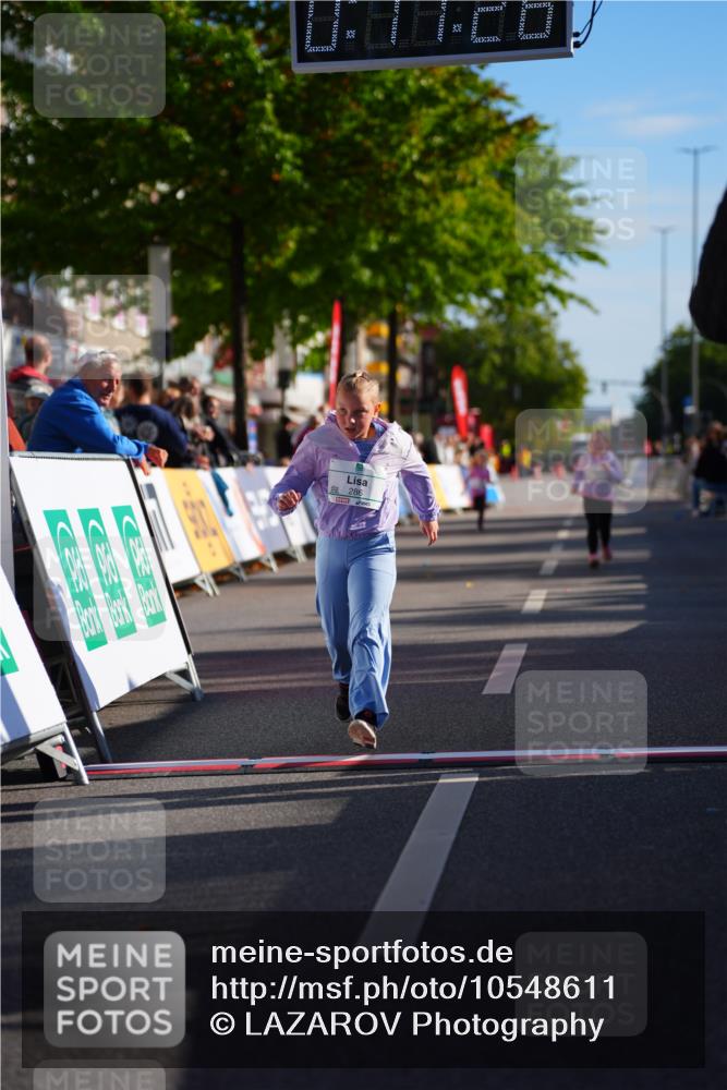 20.09.2026 - PSD Bank Halbmarathon LAZAROV Photography http://msf.ph/oto/10548611 20.09.2026 10:36:50 Ziel 286 meine-sportfotos.de
