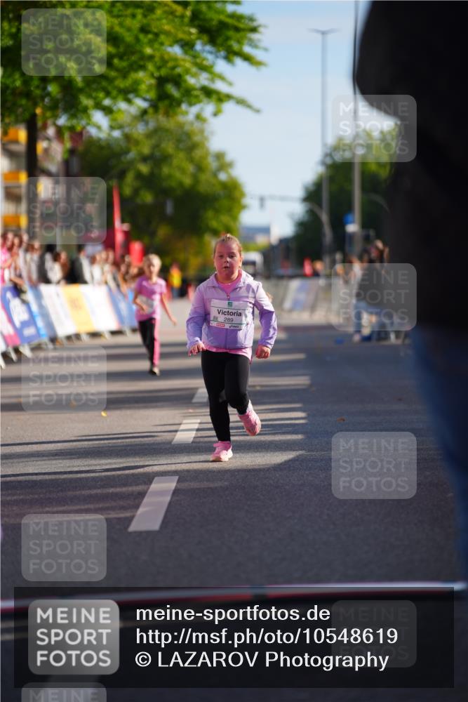 20.09.2026 - PSD Bank Halbmarathon LAZAROV Photography http://msf.ph/oto/10548619 20.09.2026 10:36:53 Ziel 286, 289 meine-sportfotos.de