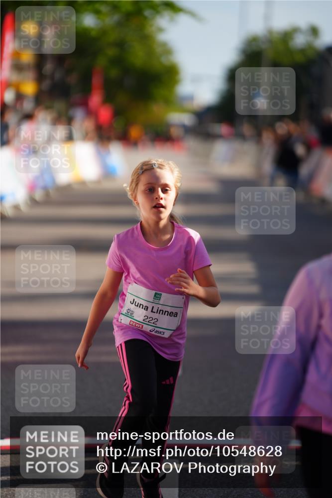 20.09.2026 - PSD Bank Halbmarathon LAZAROV Photography http://msf.ph/oto/10548628 20.09.2026 10:37:00 Ziel 222, 289 meine-sportfotos.de