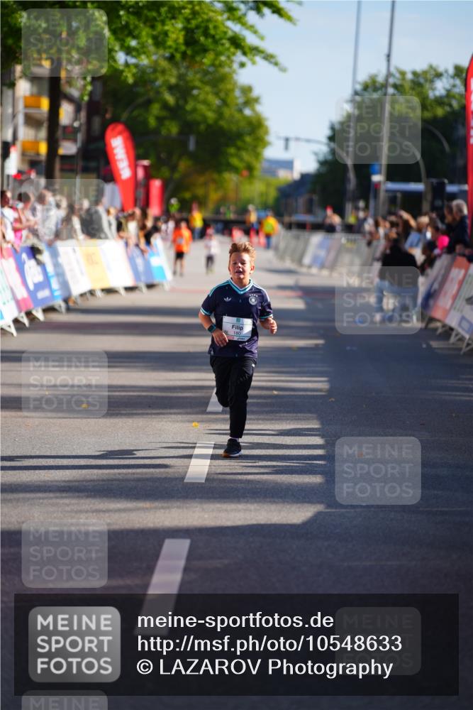 20.09.2026 - PSD Bank Halbmarathon LAZAROV Photography http://msf.ph/oto/10548633 20.09.2026 10:37:28 Ziel 180 meine-sportfotos.de