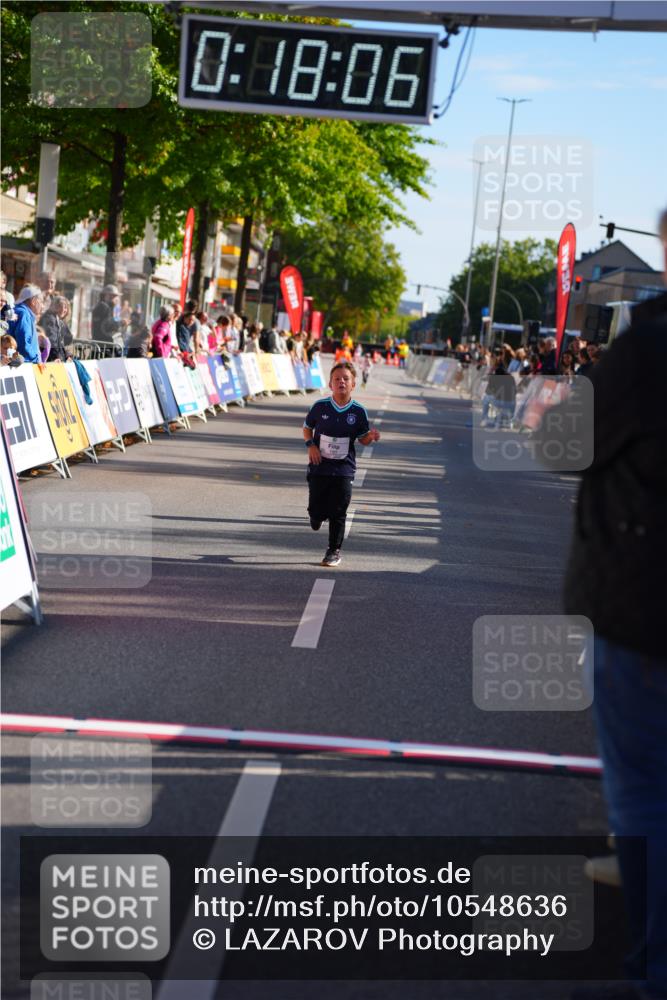 20.09.2026 - PSD Bank Halbmarathon LAZAROV Photography http://msf.ph/oto/10548636 20.09.2026 10:37:30 Ziel 180 meine-sportfotos.de