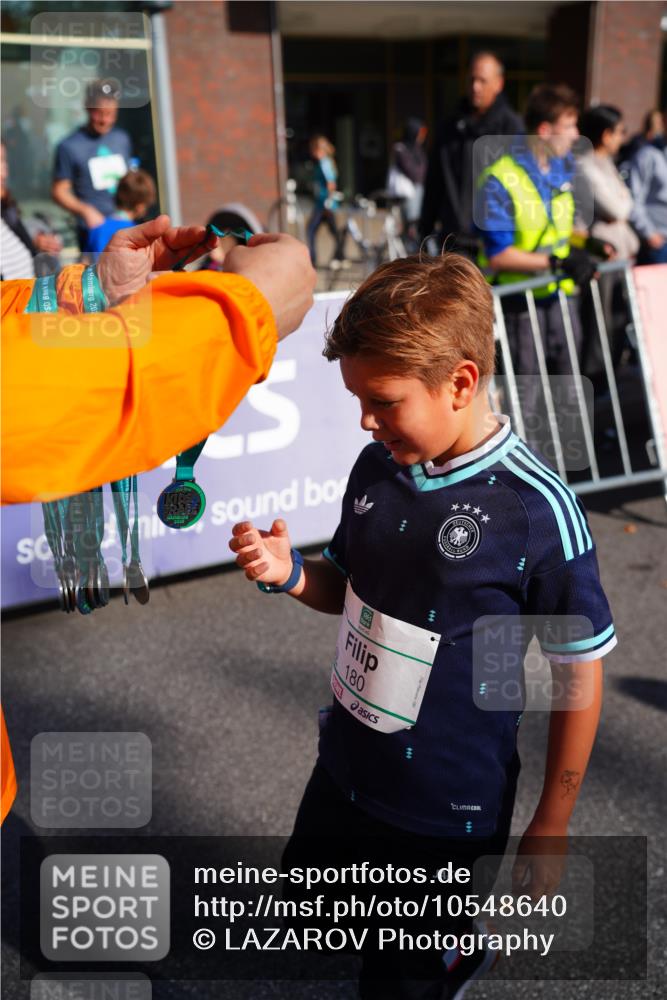 20.09.2026 - PSD Bank Halbmarathon LAZAROV Photography http://msf.ph/oto/10548640 20.09.2026 10:37:37 Ziel 180 meine-sportfotos.de