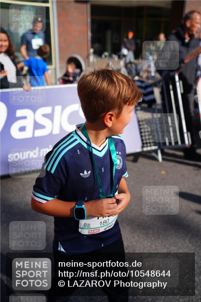 20.09.2026 - PSD Bank Halbmarathon LAZAROV Photography http://msf.ph/oto/10548644 20.09.2026 10:37:39 Ziel 180 meine-sportfotos.de