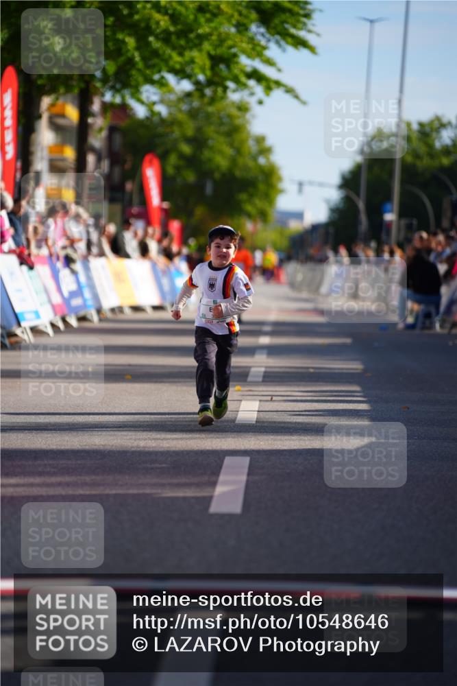 20.09.2026 - PSD Bank Halbmarathon LAZAROV Photography http://msf.ph/oto/10548646 20.09.2026 10:37:48 Ziel 331 meine-sportfotos.de