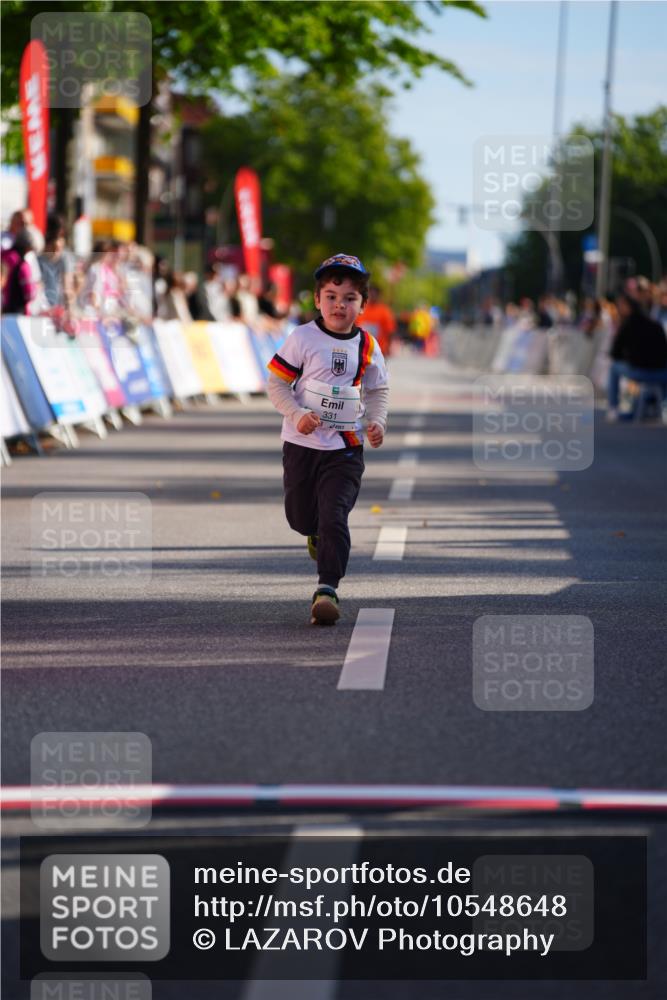 20.09.2026 - PSD Bank Halbmarathon LAZAROV Photography http://msf.ph/oto/10548648 20.09.2026 10:37:49 Ziel 331 meine-sportfotos.de