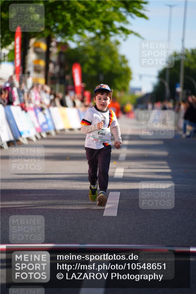 20.09.2026 - PSD Bank Halbmarathon LAZAROV Photography http://msf.ph/oto/10548651 20.09.2026 10:37:49 Ziel 331 meine-sportfotos.de