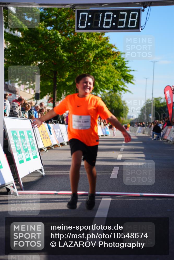 20.09.2026 - PSD Bank Halbmarathon LAZAROV Photography http://msf.ph/oto/10548674 20.09.2026 10:38:02 Ziel 220 meine-sportfotos.de