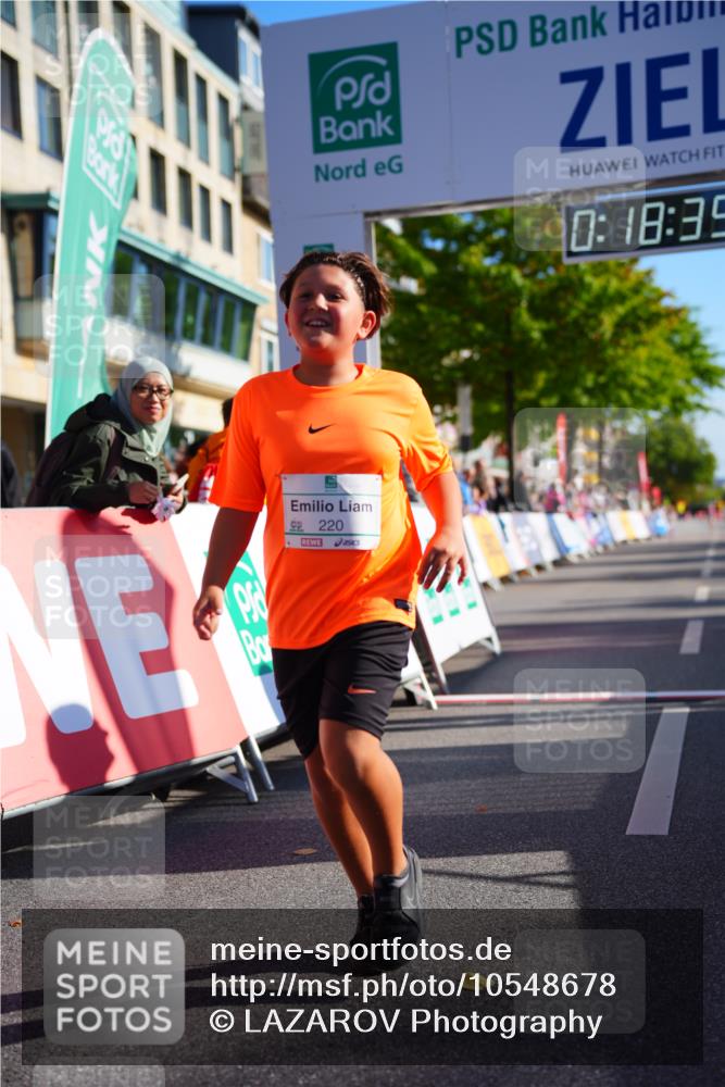 20.09.2026 - PSD Bank Halbmarathon LAZAROV Photography http://msf.ph/oto/10548678 20.09.2026 10:38:03 Ziel 220 meine-sportfotos.de