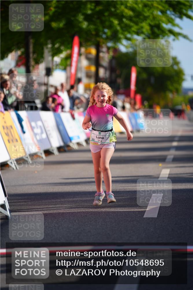 20.09.2026 - PSD Bank Halbmarathon LAZAROV Photography http://msf.ph/oto/10548695 20.09.2026 10:38:33 Ziel 314 meine-sportfotos.de