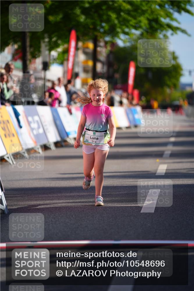20.09.2026 - PSD Bank Halbmarathon LAZAROV Photography http://msf.ph/oto/10548696 20.09.2026 10:38:33 Ziel 314 meine-sportfotos.de