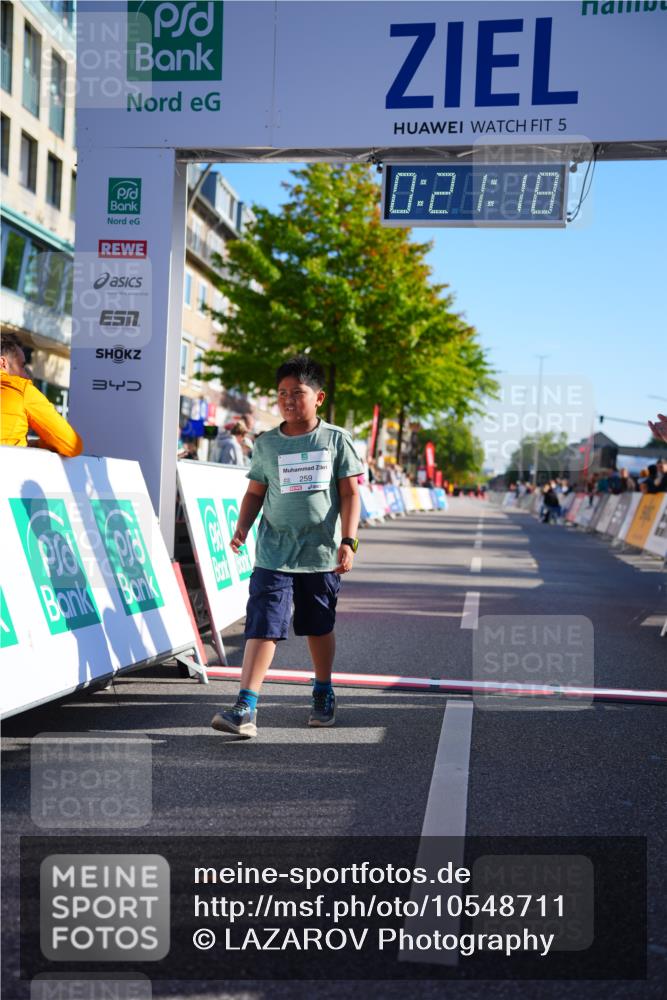 20.09.2026 - PSD Bank Halbmarathon LAZAROV Photography http://msf.ph/oto/10548711 20.09.2026 10:40:42 Ziel 259 meine-sportfotos.de